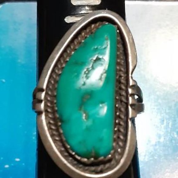 Signed JE Vintage Turquoise Ring - Picture 2 of 5